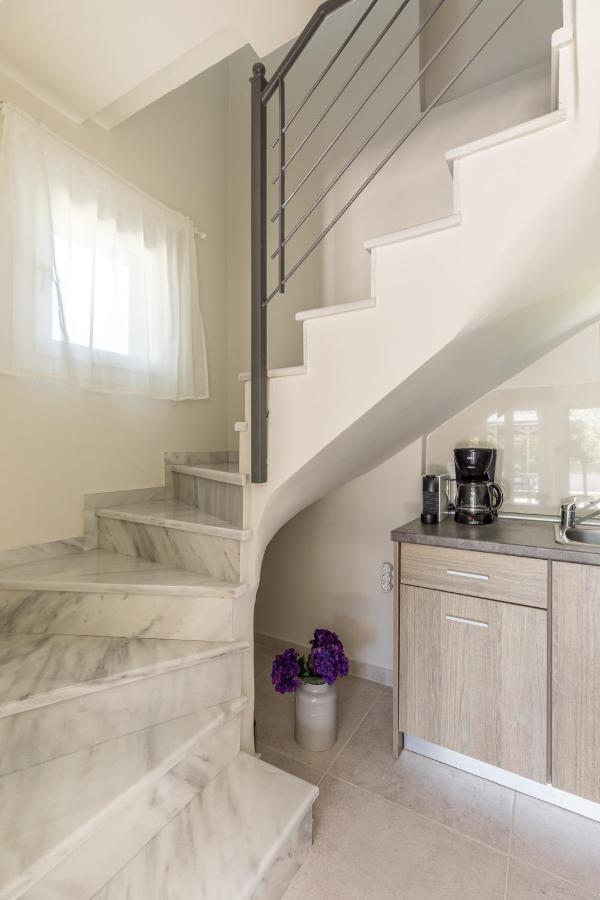 V Luxury Apartments Posidi Εξωτερικό φωτογραφία
